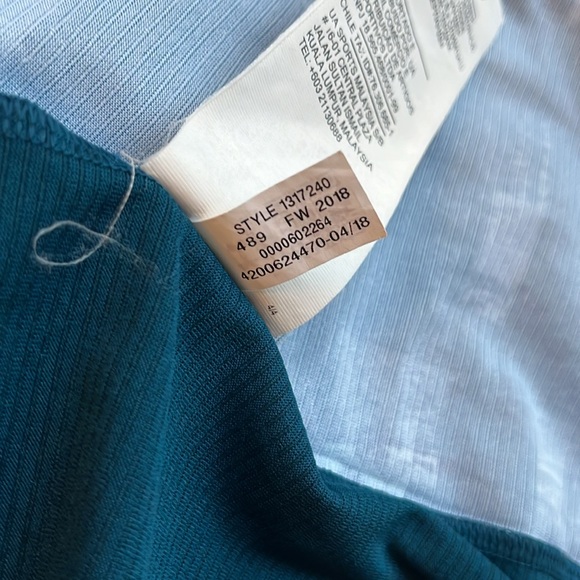 Under Armour • HeatGear Active Geometric Top • Women's size Small S - Picture 10 of 12